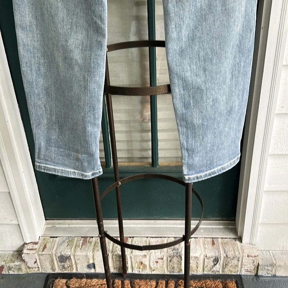 Judy Blue Boyfriend Fit Light Wash Jeans 11 / 30
